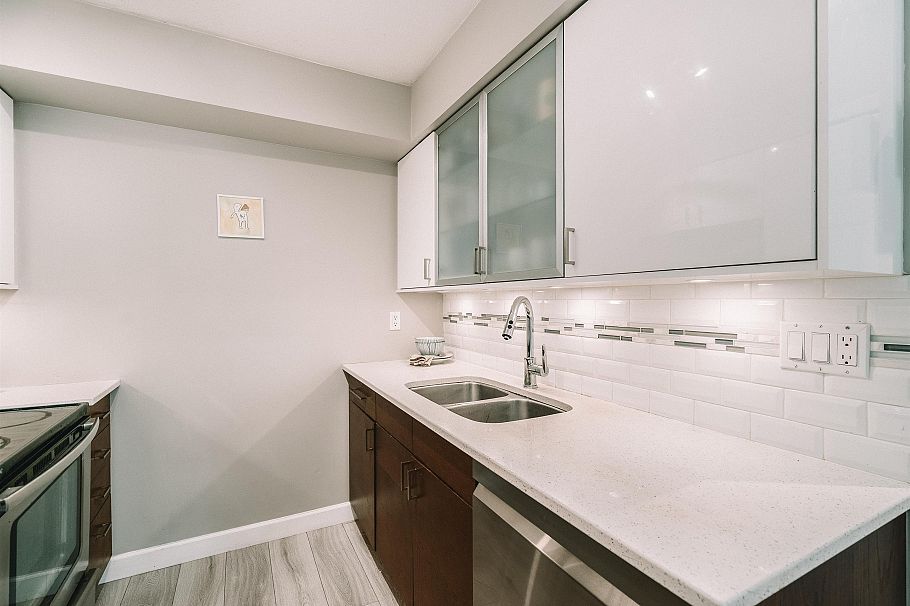 102 1516 E 1st Avenue Vancouver, BC - 4