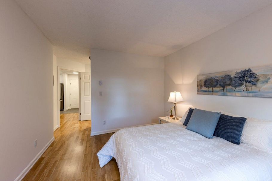 201 2800 Chesterfield Avenue North Vancouver, BC - 20