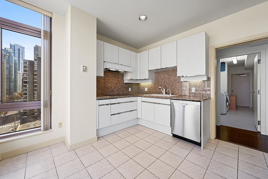 10A 1500 Alberni Street Vancouver, BC - 10