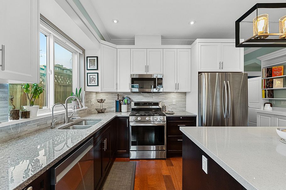 307 E 6th Street North Vancouver, BC - 16