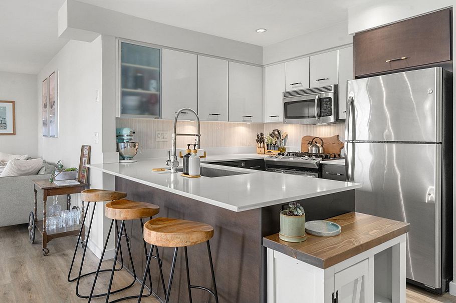 206 935 W 16th Street North Vancouver, BC - 6