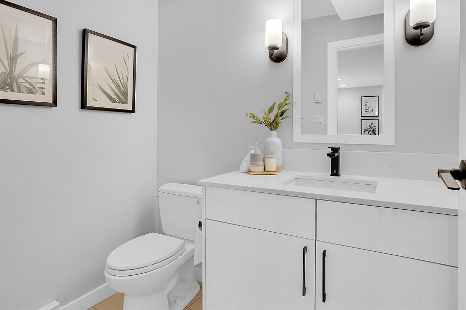 1455 Strathmore Mews Vancouver, BC - 12