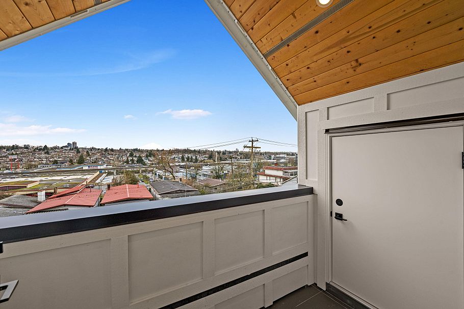 3156-2 E 8th Avenue Vancouver, BC - 18