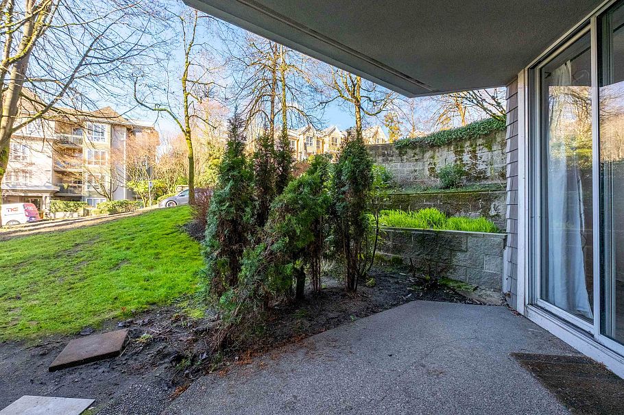 101 8460 Jellicoe Street Vancouver, BC - 3