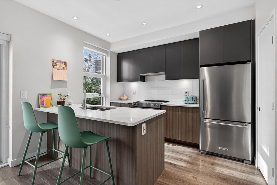 3 8693 Oolichan Way Vancouver, BC - 4