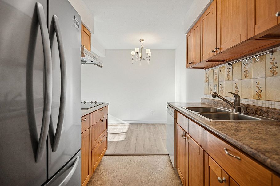 121 3461 E 49th Avenue Vancouver, BC - 9