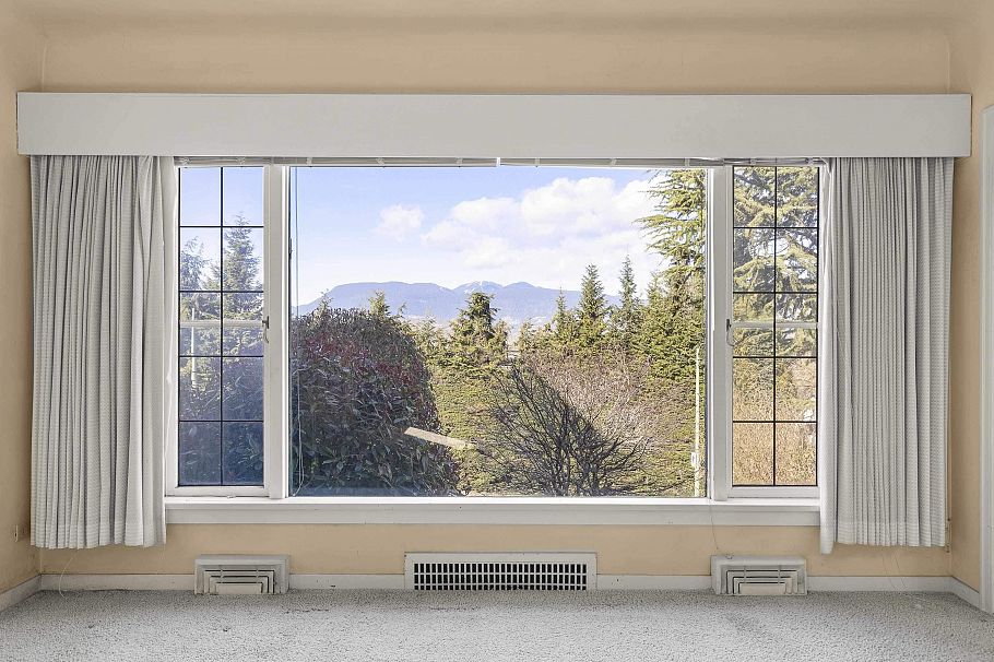 3910 W 10th Avenue Vancouver, BC - 10