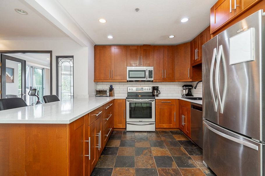 405 1000 Bowron Court North Vancouver, BC - 8