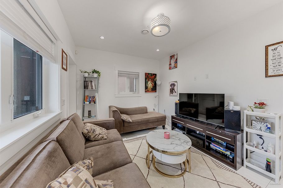 763 E 57th Avenue Vancouver, BC - 12