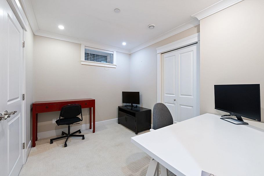 2798 W 19th Avenue Vancouver, BC - 29