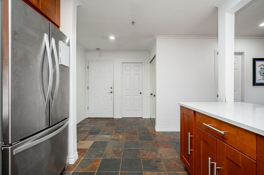 405 1000 Bowron Court North Vancouver, BC - 11