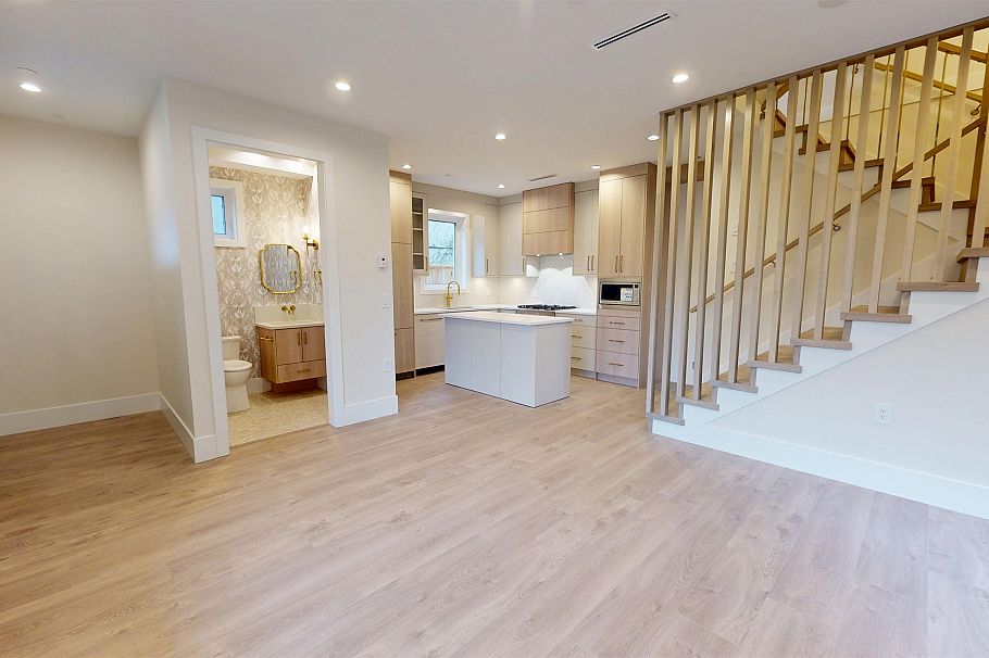 1 2528 Turner Street Vancouver, BC - 2