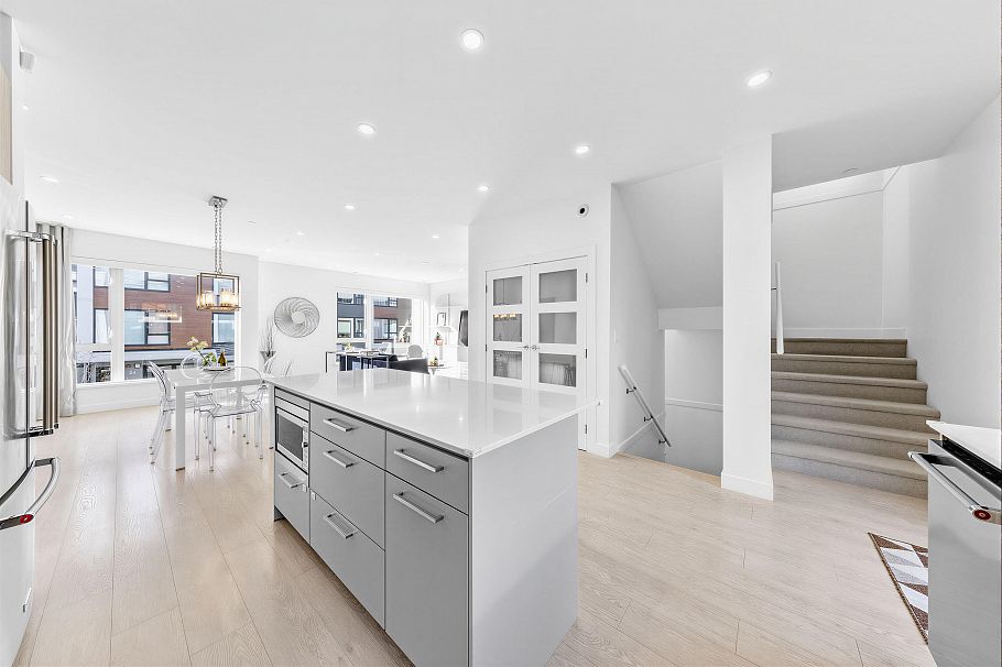 30 3597 Malsum Drive North Vancouver, BC - 13