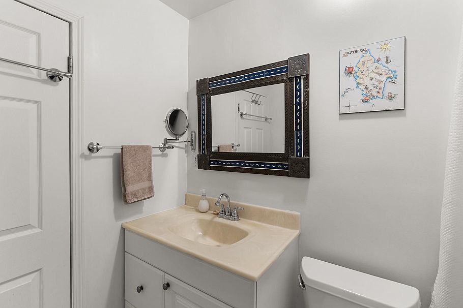 2980 W 8th Avenue Vancouver, BC - 20