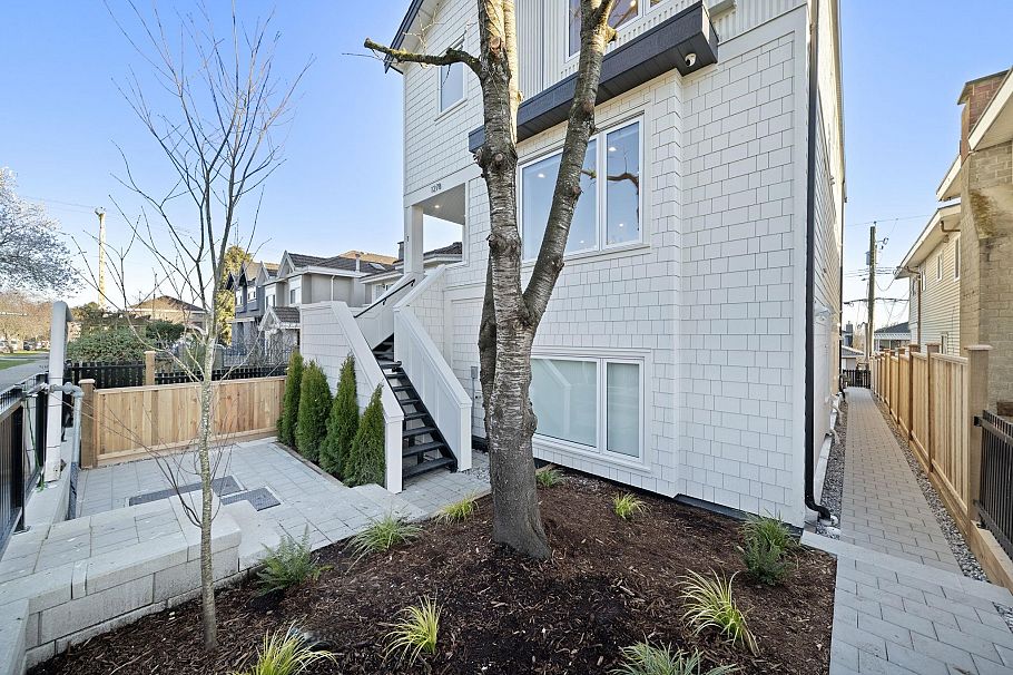 1 1278 E 63rd Avenue Vancouver, BC - 3