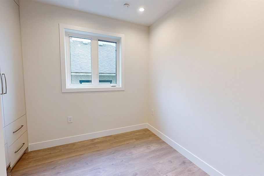 1 2528 Turner Street Vancouver, BC - 12