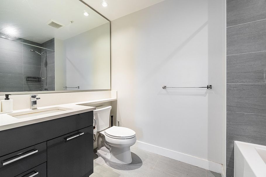 303 1768 Gilmore Avenue Burnaby, BC - 23