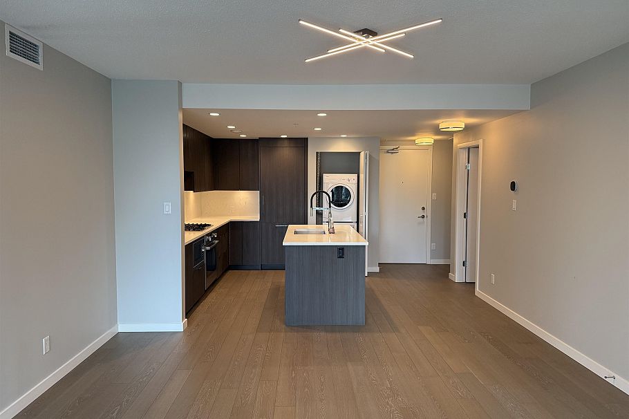 806 2888 Cambie Street Vancouver, BC - 3