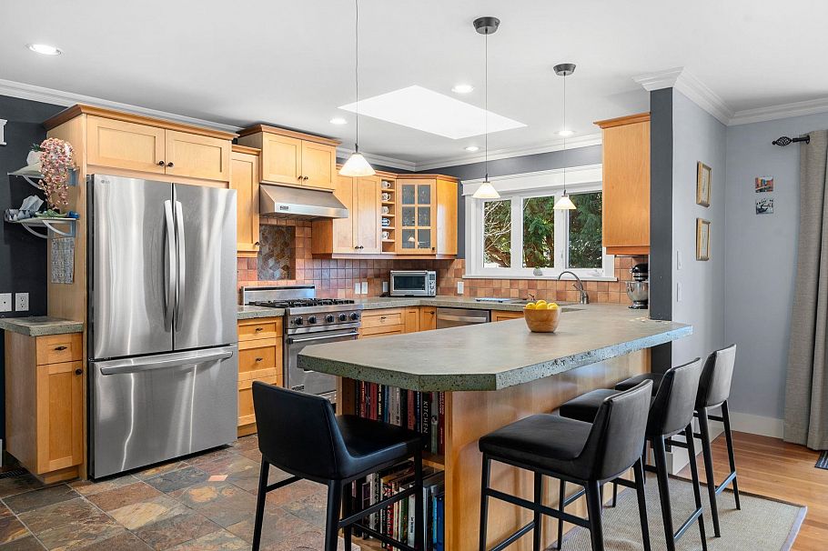 759 Winona Avenue North Vancouver, BC - 2