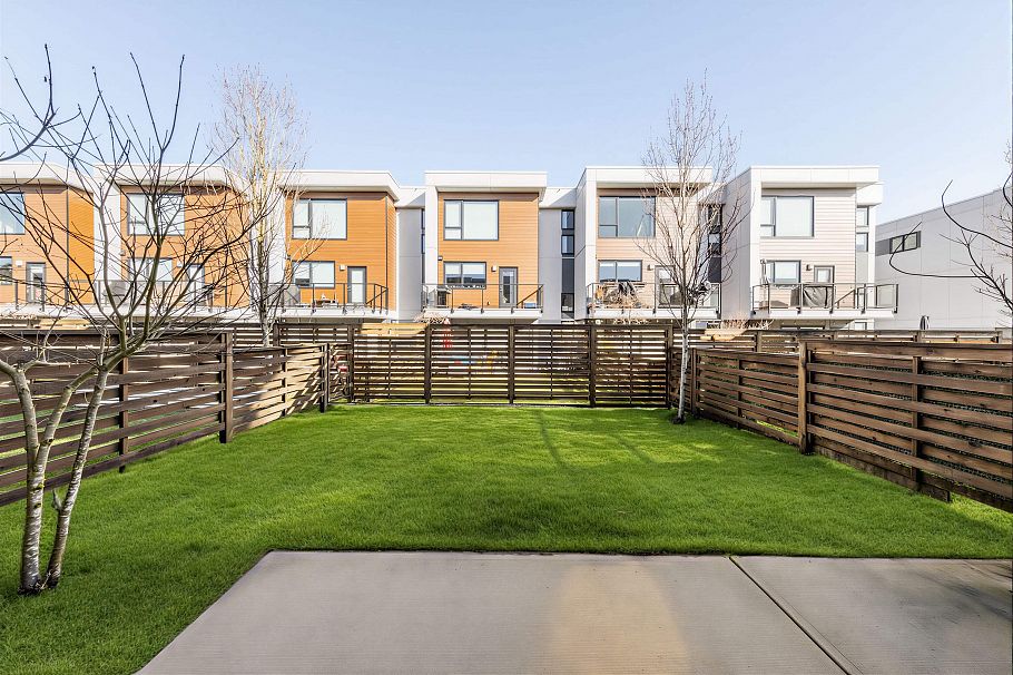 30 3597 Malsum Drive North Vancouver, BC - 16