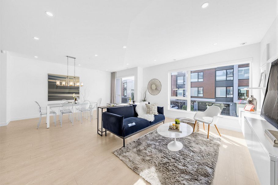 30 3597 Malsum Drive North Vancouver, BC - 2