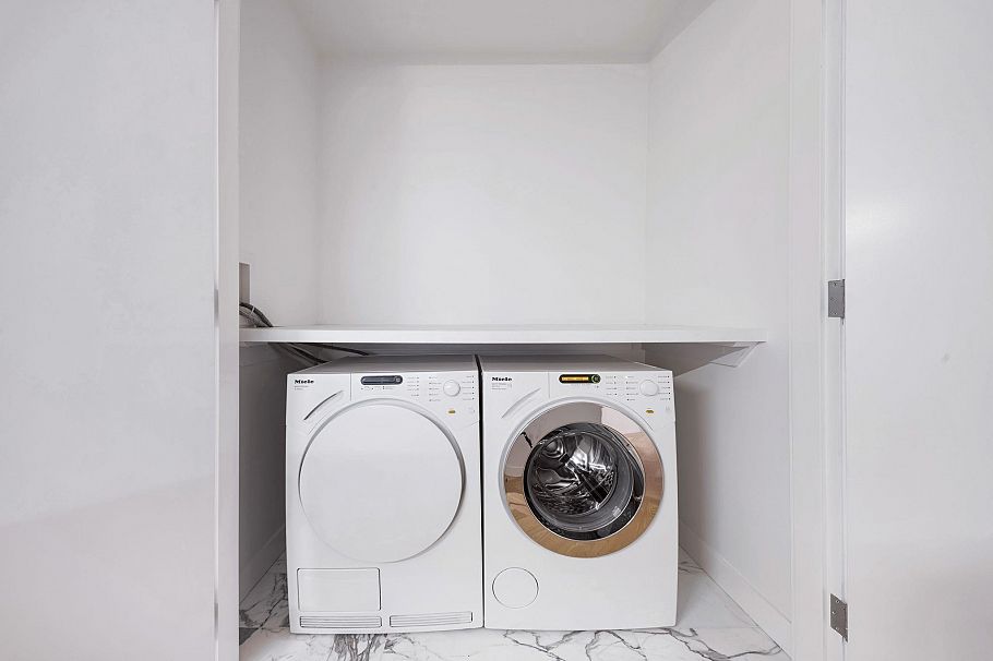 5702 1480 Howe Street Vancouver, BC - 25