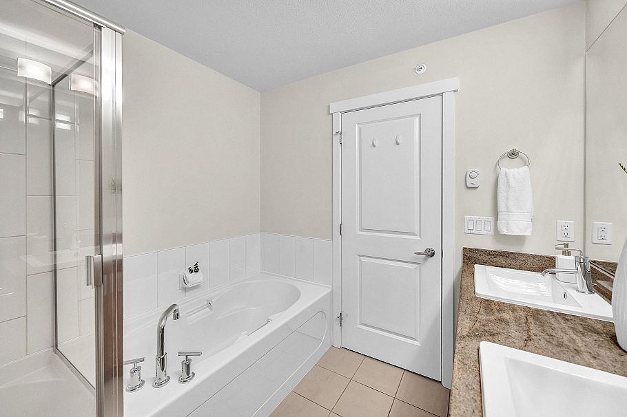 717 Premier Street North Vancouver, BC - 23