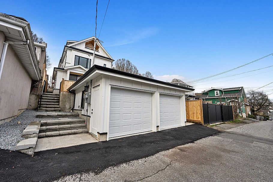 3156-2 E 8th Avenue Vancouver, BC - 23