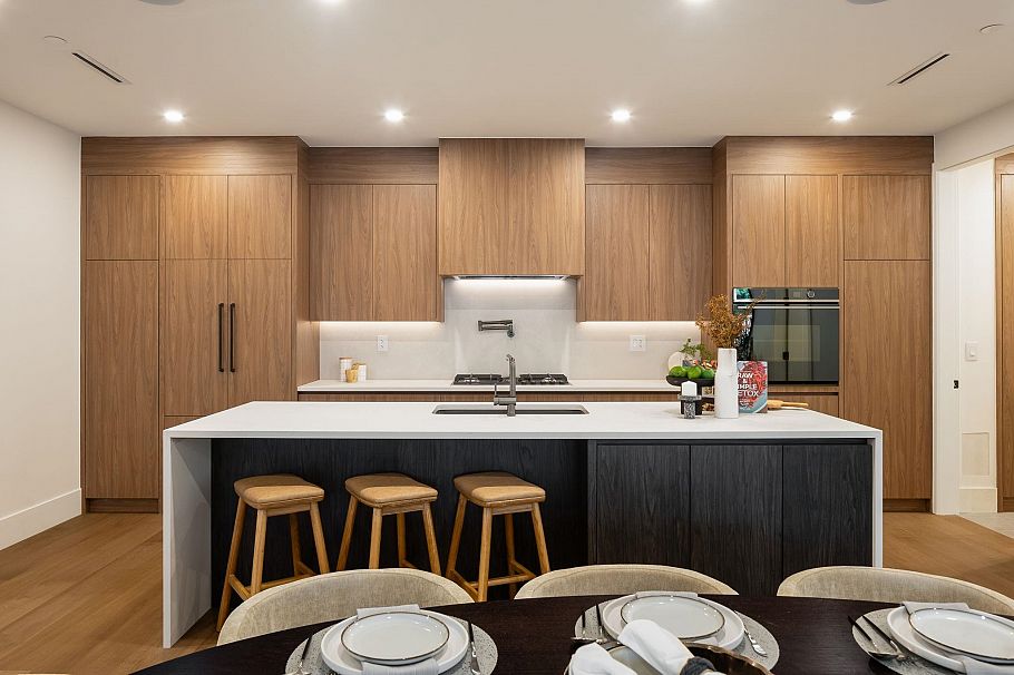 2 950 W 57th Avenue Vancouver, BC - 4