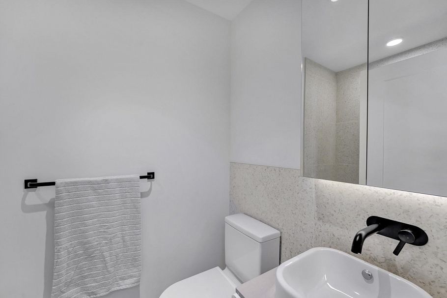 6 632 E 3rd Street North Vancouver, BC - 36