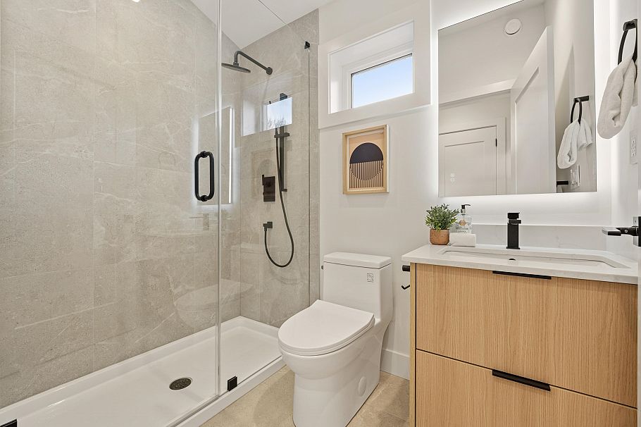 3156-1 E 8th Avenue Vancouver, BC - 21