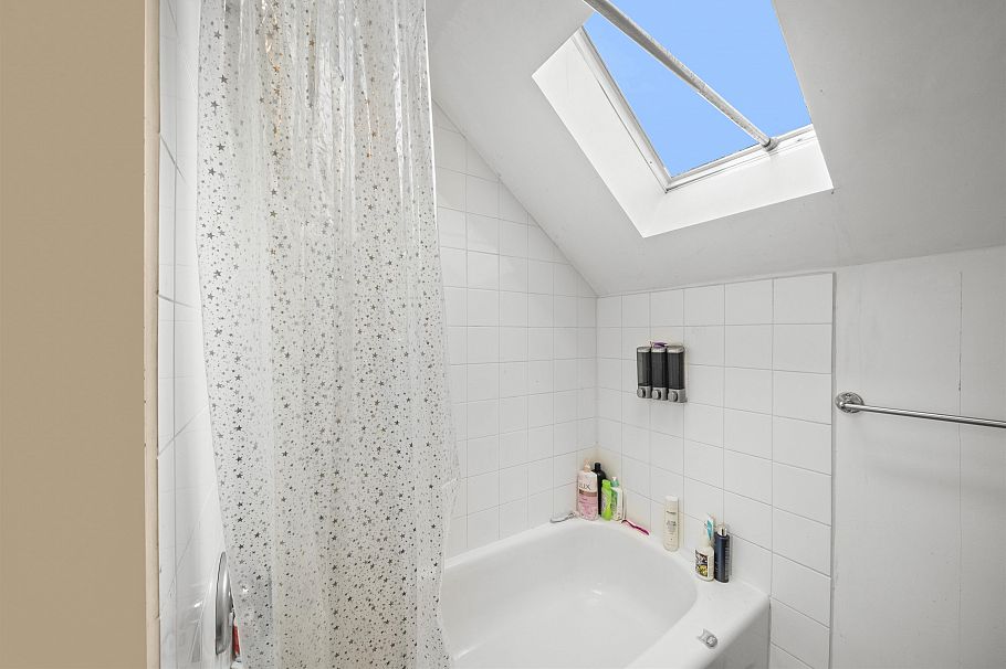 3550 W 1st Avenue Vancouver, BC - 21