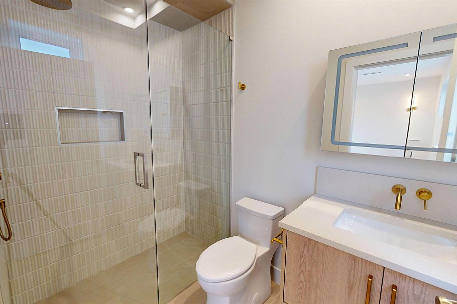 1 2528 Turner Street Vancouver, BC - 11