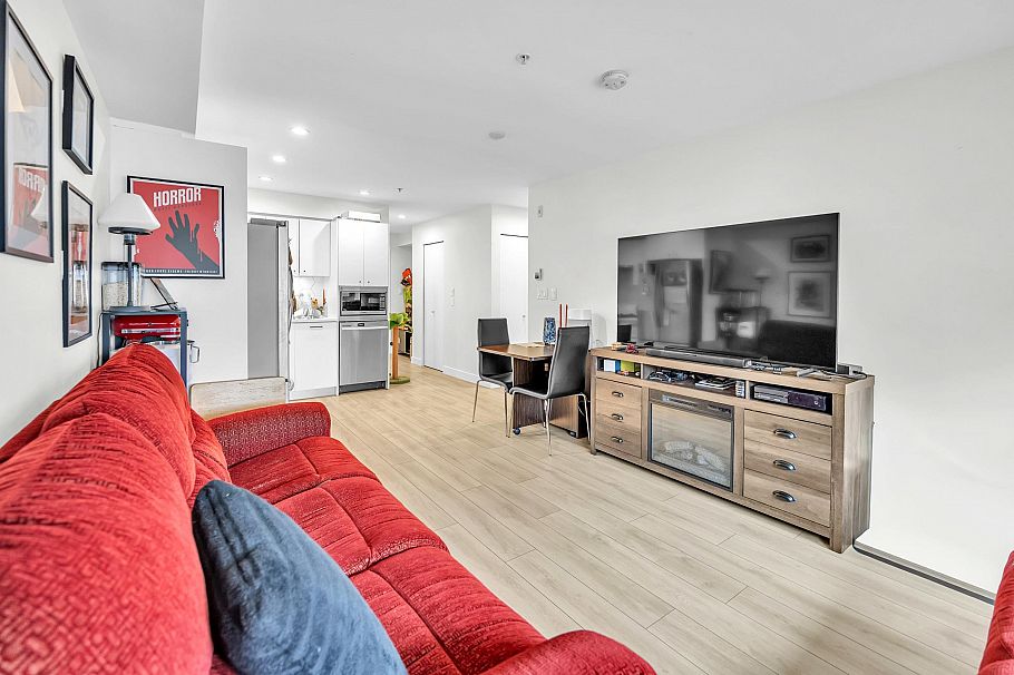 209 1519 Crown Street North Vancouver, BC - 7