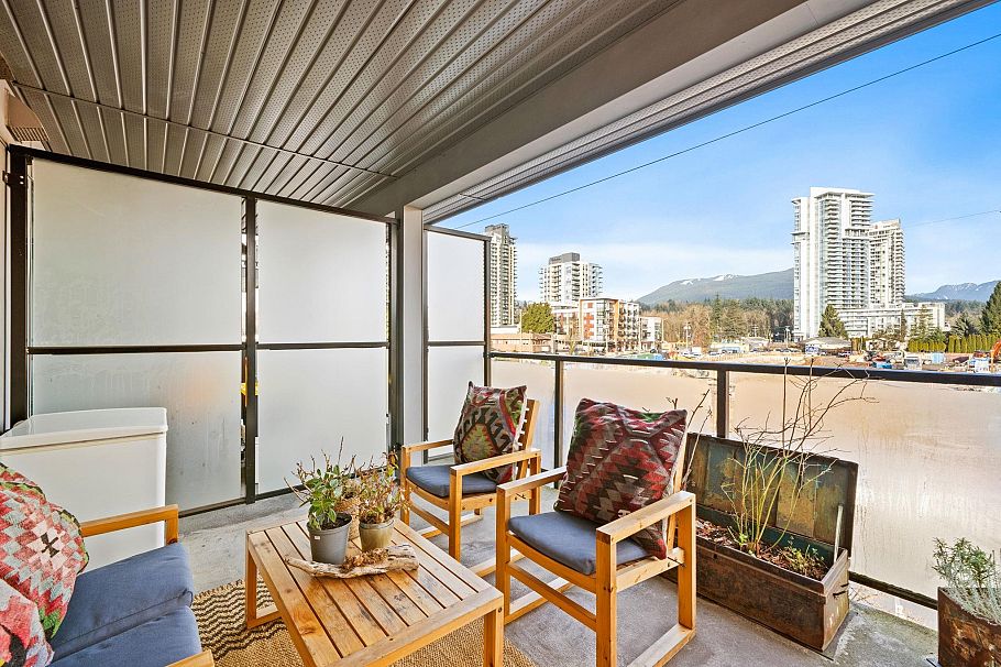 303 1519 Crown Street North Vancouver, BC - 3