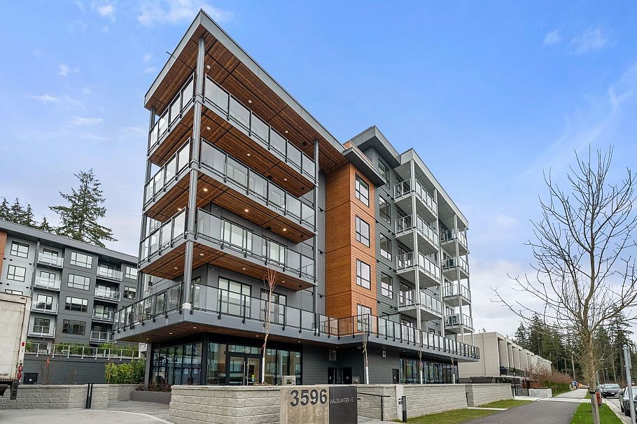409 3596 Malsum Drive North Vancouver, BC - 1