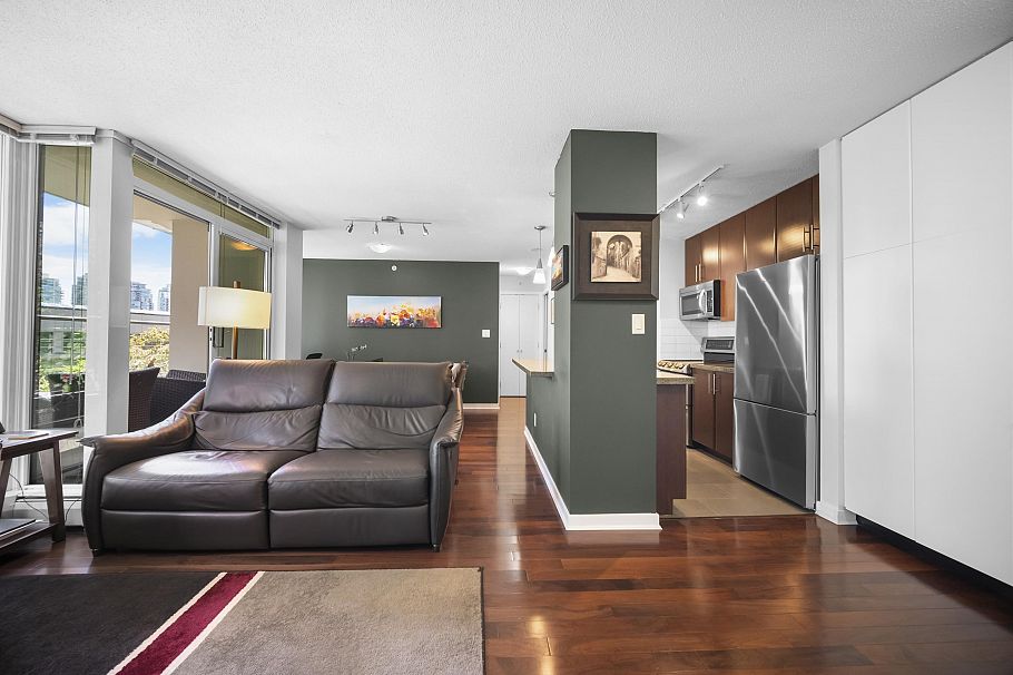 501 618 Abbott Street Vancouver, BC - 6