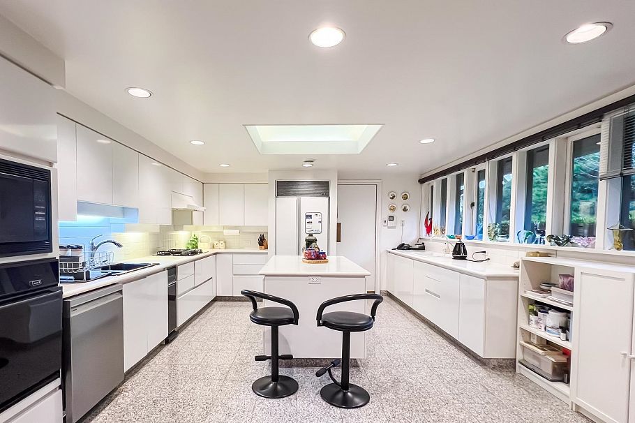 2388 SW Marine Drive Vancouver, BC - 11