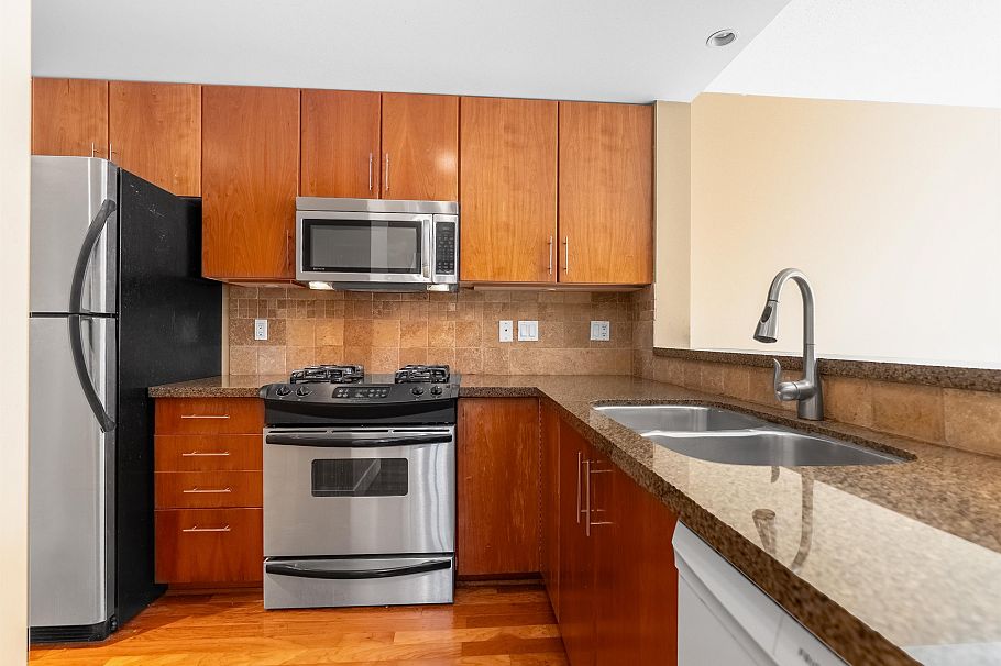 411 1483 W 7th Avenue Vancouver, BC - 14