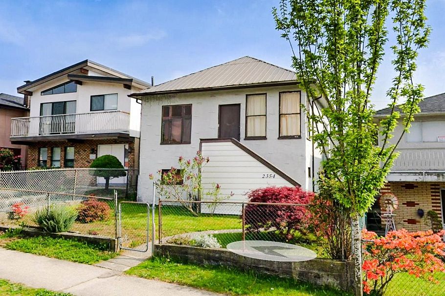 2354 E 33rd Avenue Vancouver, BC - 2