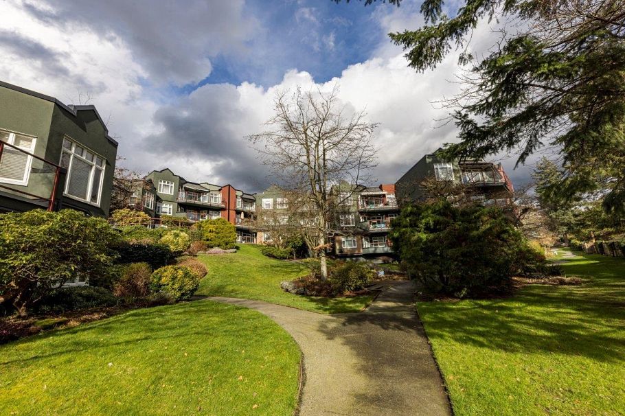 201 2800 Chesterfield Avenue North Vancouver, BC - 27