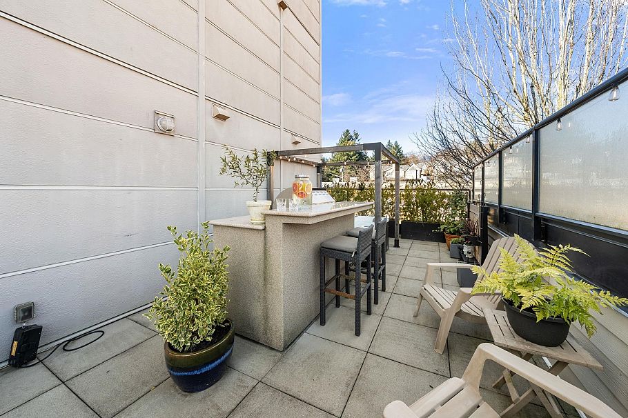 206 935 W 16th Street North Vancouver, BC - 20