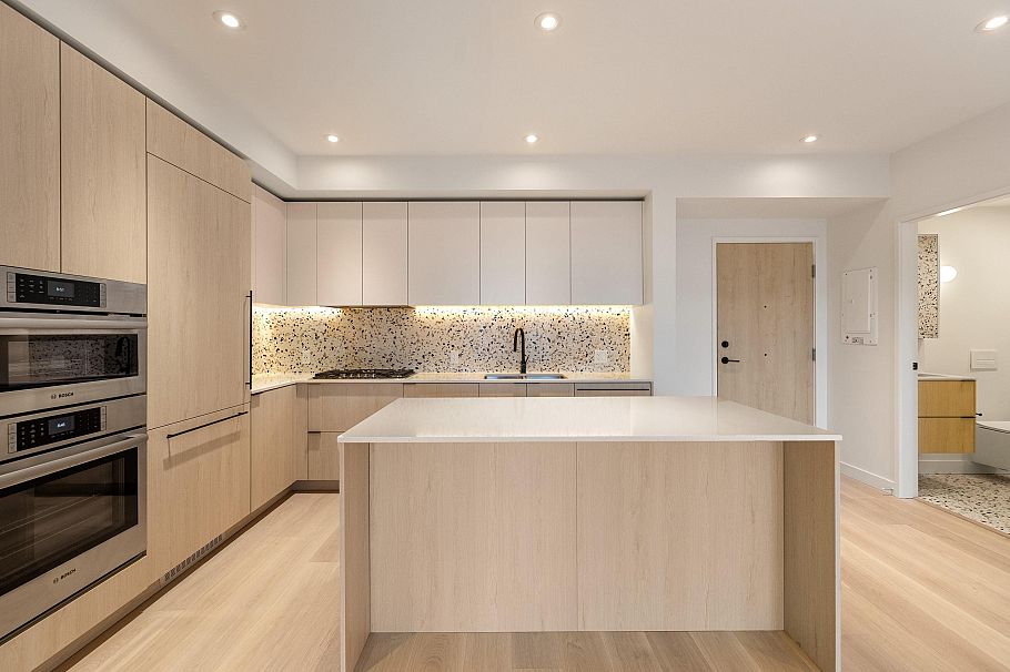 520 2471 St George Street Vancouver, BC - 5