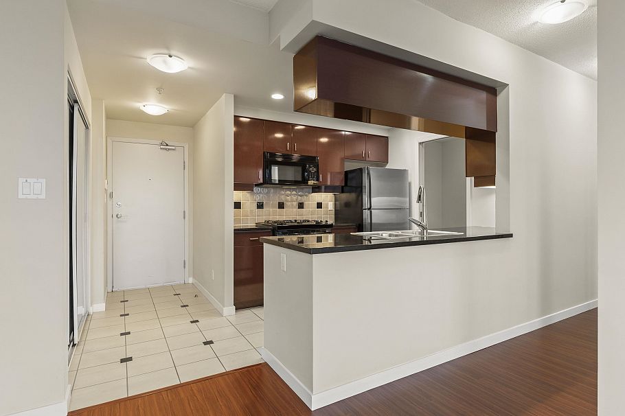 3805 1033 Marinaside Crescent Vancouver, BC - 10