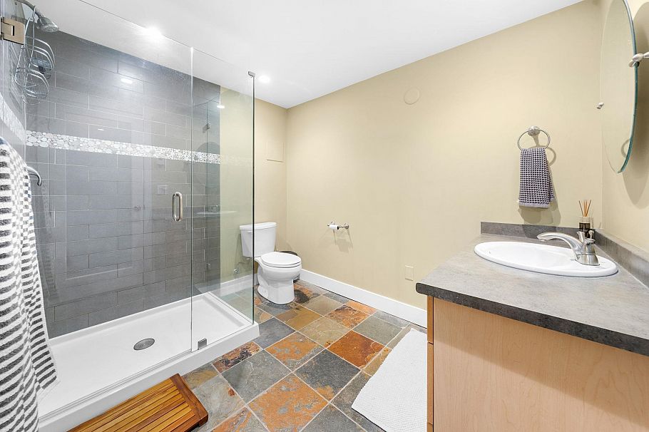 759 Winona Avenue North Vancouver, BC - 20