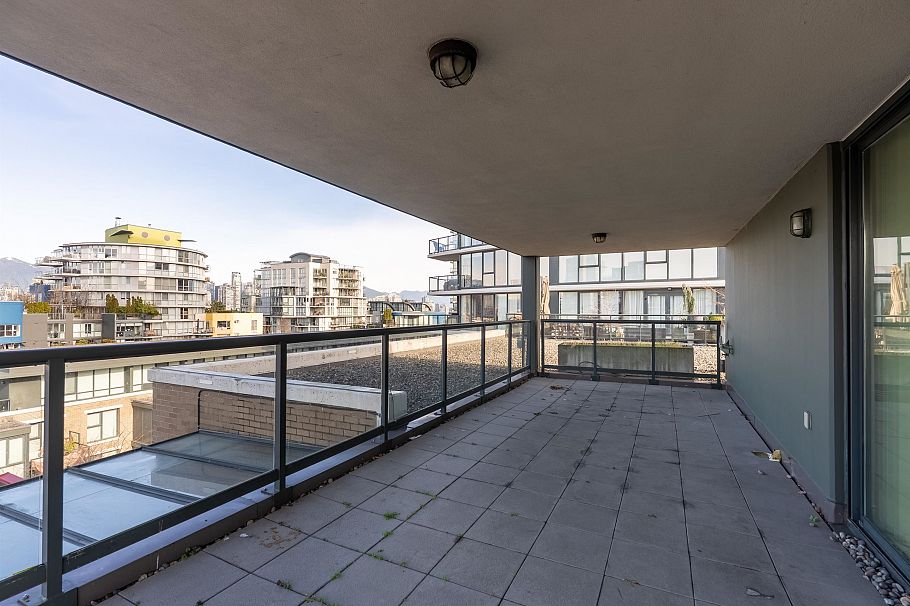 411 1483 W 7th Avenue Vancouver, BC - 7