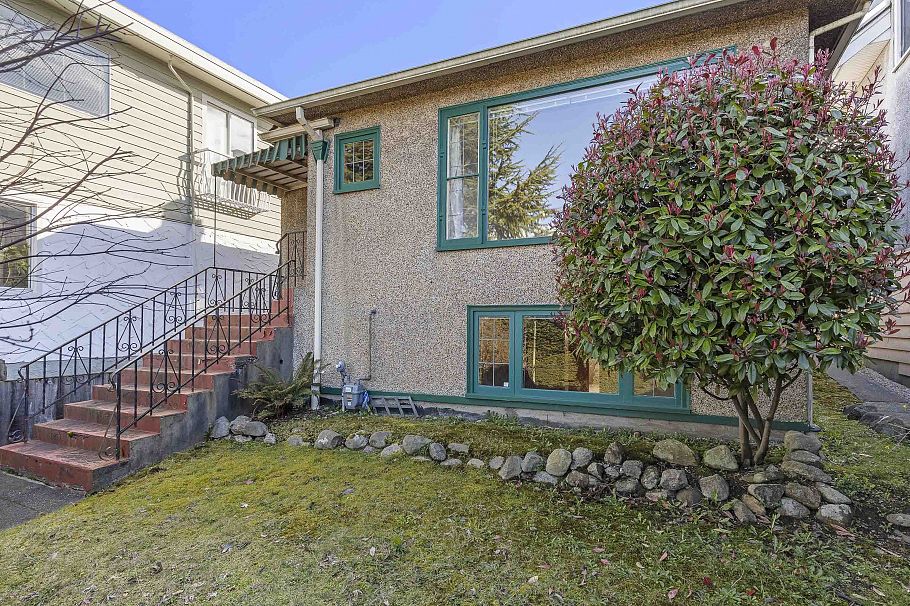 3910 W 10th Avenue Vancouver, BC - 3