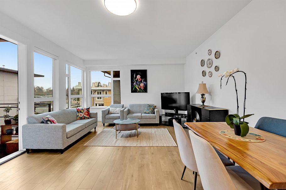 303 715 W 15 Street North Vancouver, BC - 4