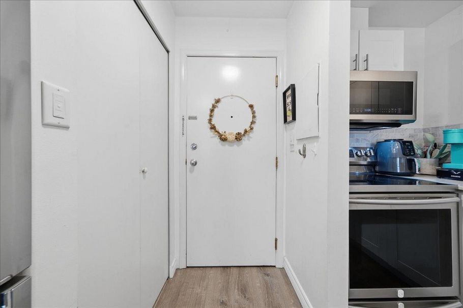 303 1433 E 1st Avenue Vancouver, BC - 26