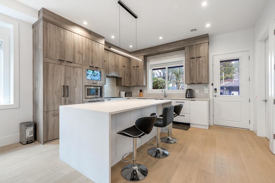 769 W 53rd Avenue Vancouver, BC - 5